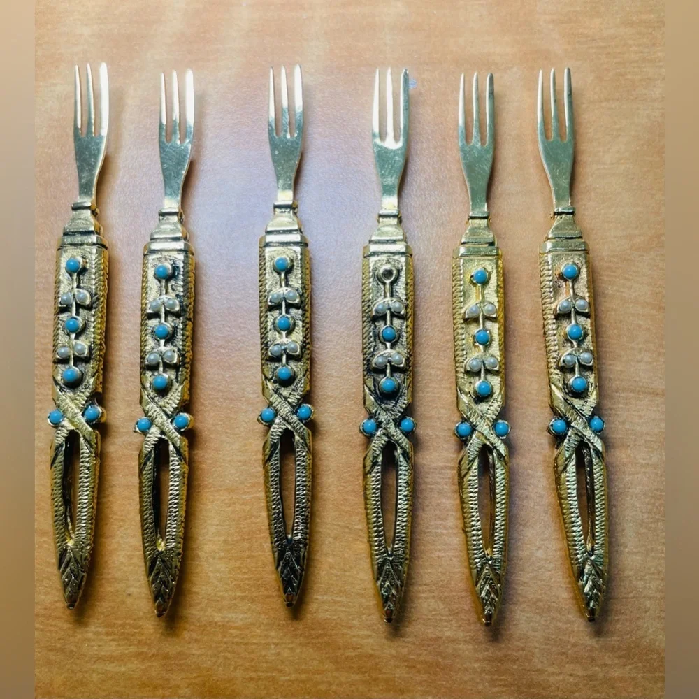 6 FANCY GOLD APPETIZER H'ORDEURVES FORKS - Vintage Set